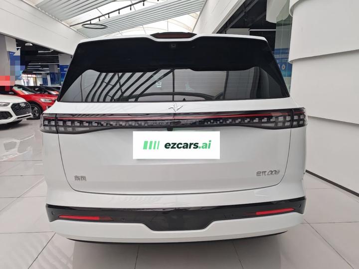 Yipai eπ008 2025 210Ultra EREV 5-Seater photo 3