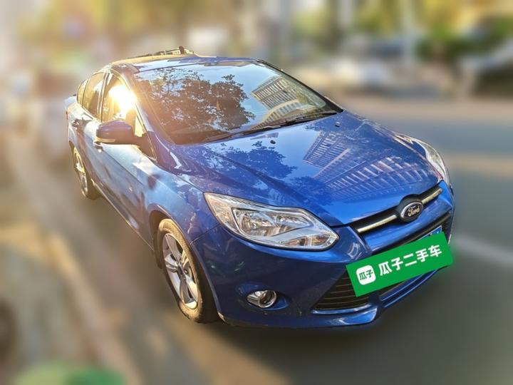 Focus 2012 Hatchback 1.6L MT photo 2