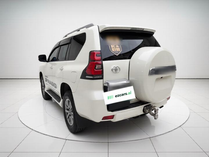 Prado Parallel Import photo 4