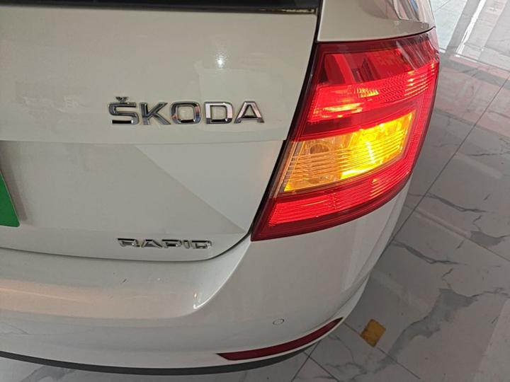 Rapid Spaceback 2016 1.6L AT photo 7