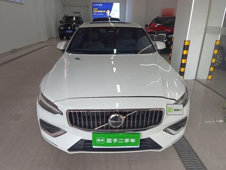 S60 2023 B4 Luxury photo 2