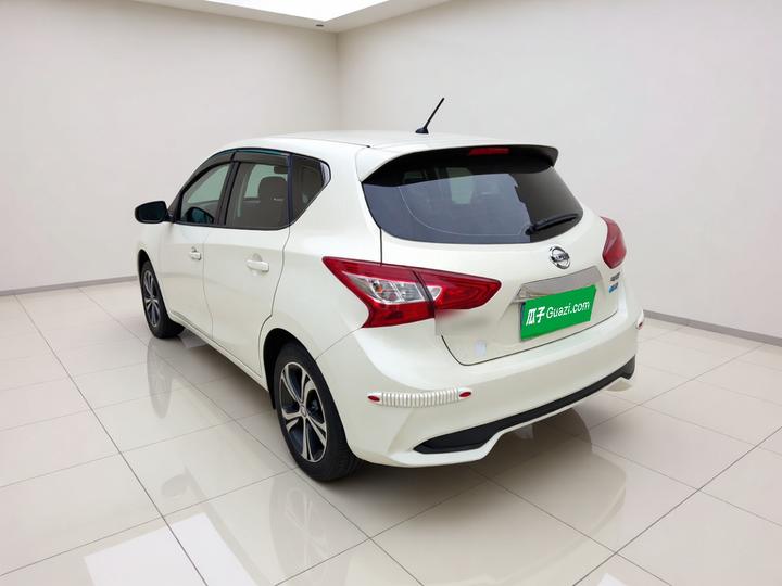 Tiida 2016 1.6L CVT photo 4