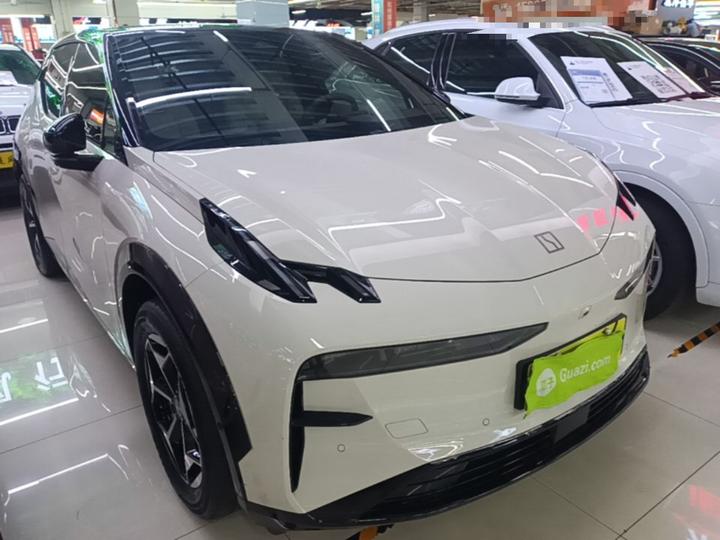 X 2025 5-Seater RWD photo 3