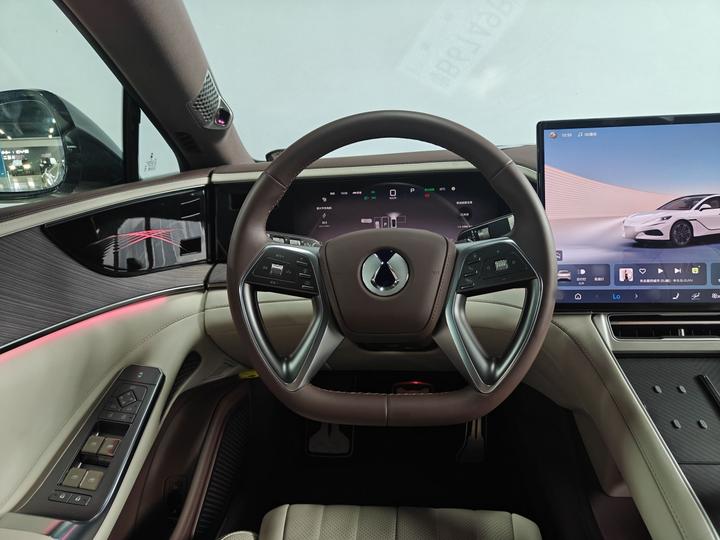 Z9GT 2024 630 AWD Pro photo 6