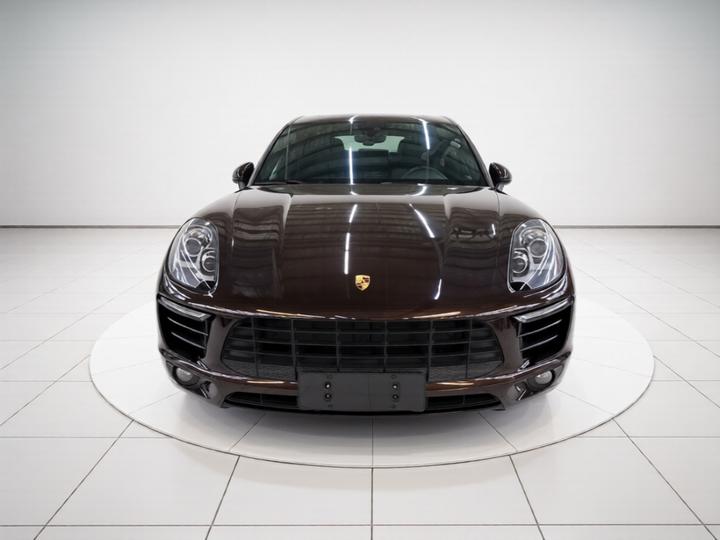 2017 Macan 2.0T photo 2