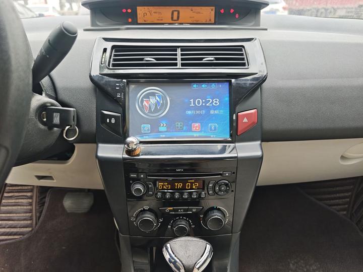 2013 Sedan 1.6L AT photo 8