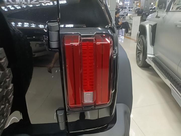 300 2023 2.0T 02 photo 7