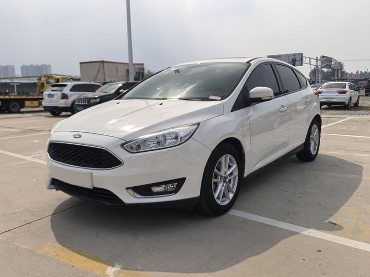 Focus 2017 Hatchback 1.6L AT Comfort