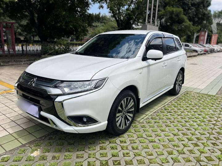 Outlander 2021 2.0L RWD Cruise 5-Seater