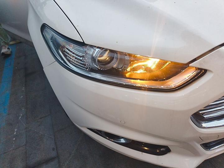 Mondeo 2013 2.0L GTDi200 Fashion photo 7