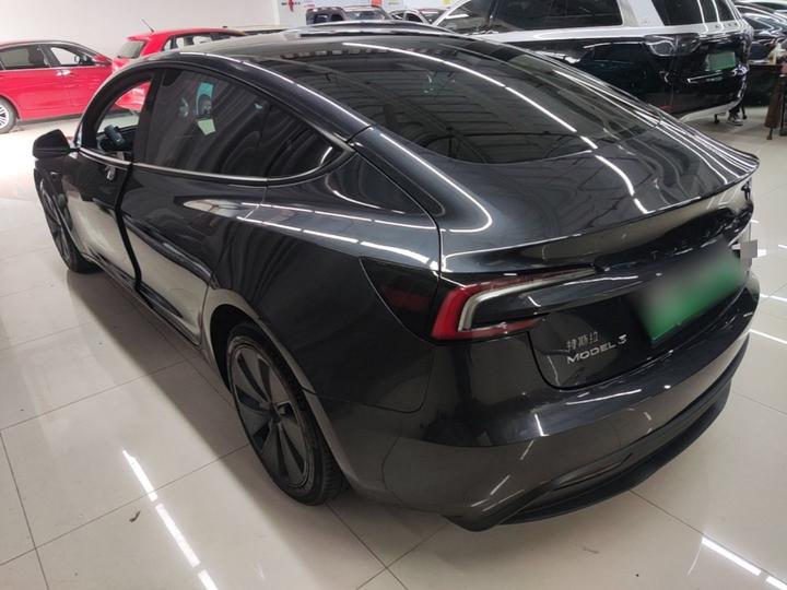 Model 3 2023 RWD photo 4