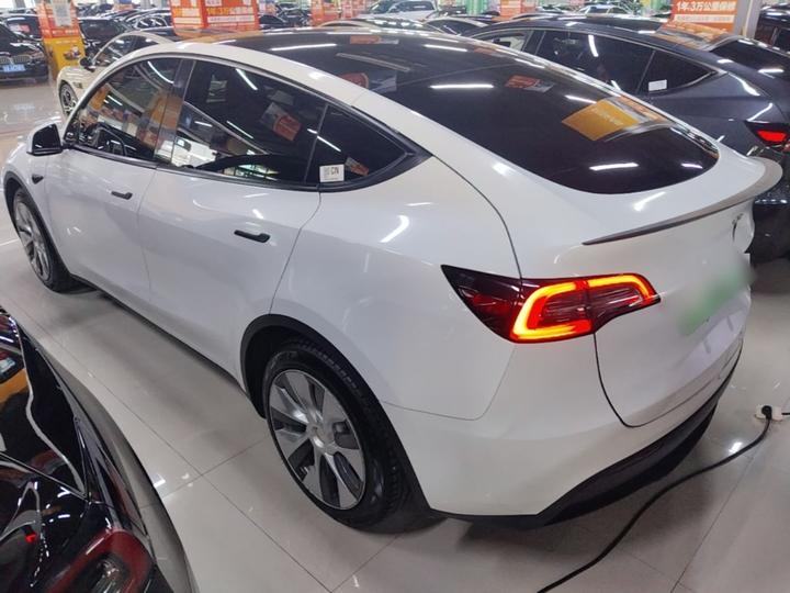 Model Y 2022 RWD photo 4