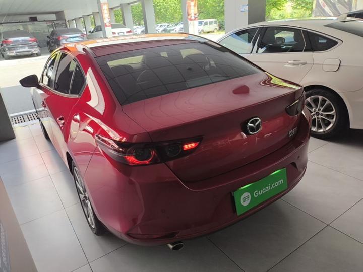 3 Axela 2021 2.0L AT photo 4