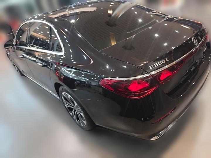E-Class 2026 E 300 L Luxury photo 4