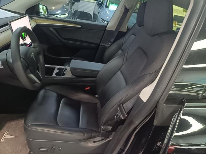 Model Y 2022 RWD photo 6