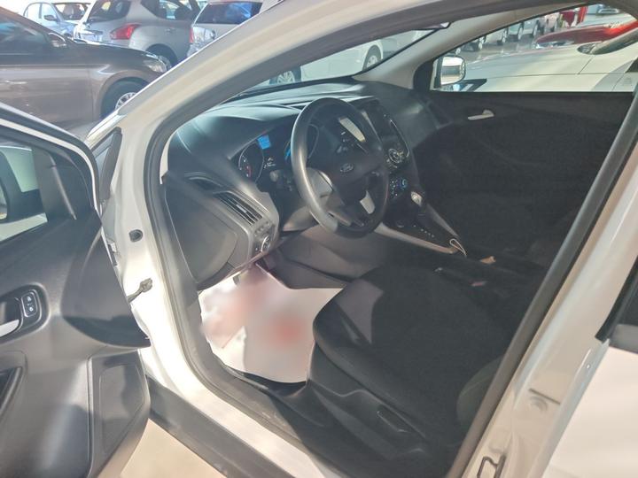 Focus 2015 Hatchback 1.6L AT Comfort photo 8
