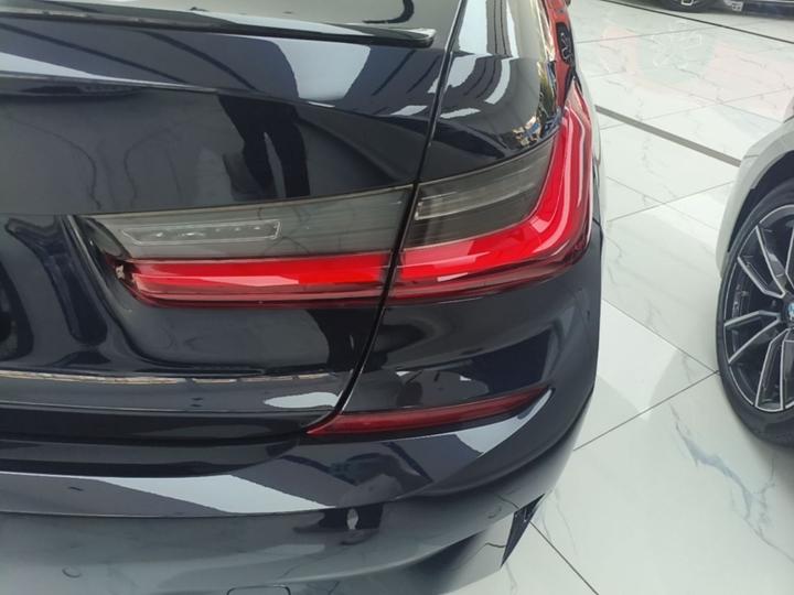 3 Series 2022 325i M M Sport Night Package photo 7