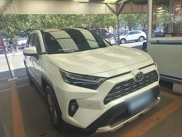 RAV4 2024 2.0L CVT RWD Plus photo 3