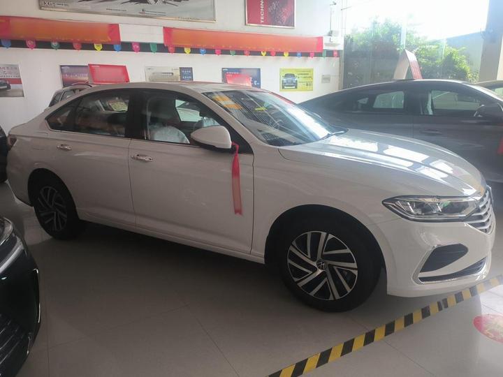 Lavida 2024 1.5L AT photo 3