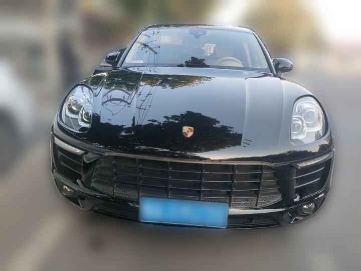 2017 Macan 2.0T photo 2