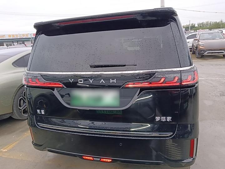 Voyah Dreamer 2024 PHEV Extended Range Excellence photo 3