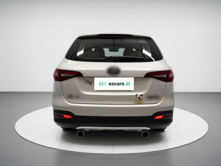 FAW Senia R7 2017 1.6L MT Comfort photo 5