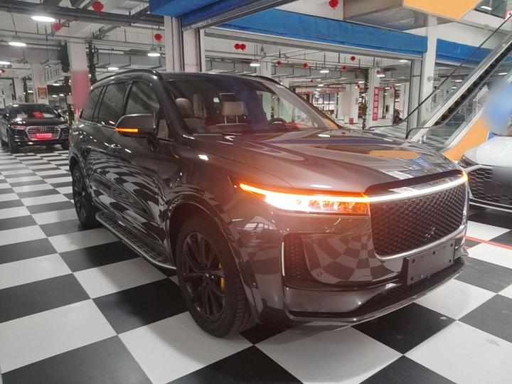 Li Auto ONE 2020 EREV 6-Seater photo 3