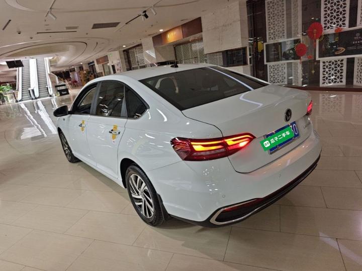 Lavida 2023 1.5L AT photo 4
