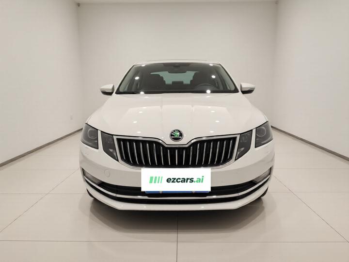 Octavia 2019 1.5L AT Luxury photo 2