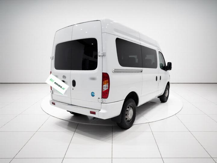 MAXUS V80 2023 2.0T MT Classic Short Wheelbase 5/6-Seater photo 6