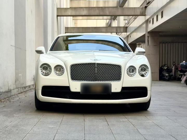Flying Spur 2017 4.0T V8 Standard photo 2