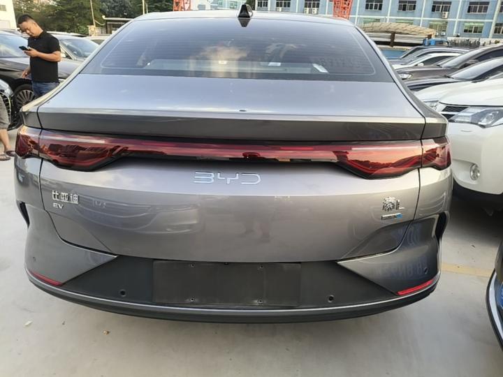 Qin L 2025 EV 545KM Excellence photo 5
