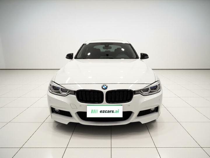 3 Series 2018 320i M Sport Package photo 2