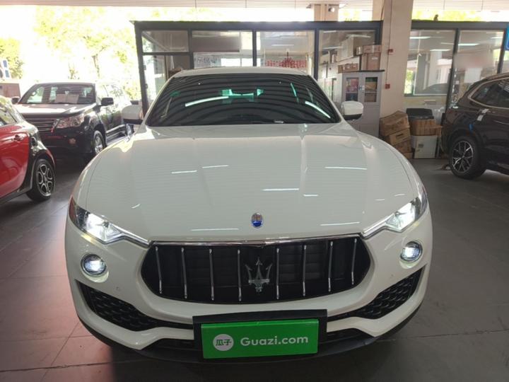 Levante 2016 3.0T Standard photo 2