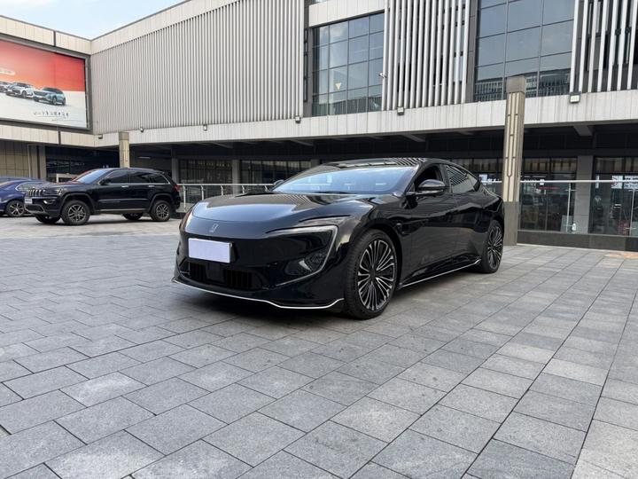 12 2025 Facelift Ultra EV AWD