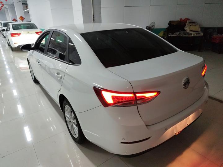 Excelle 2021 Facelift Classic 1.5L AT Elite photo 4
