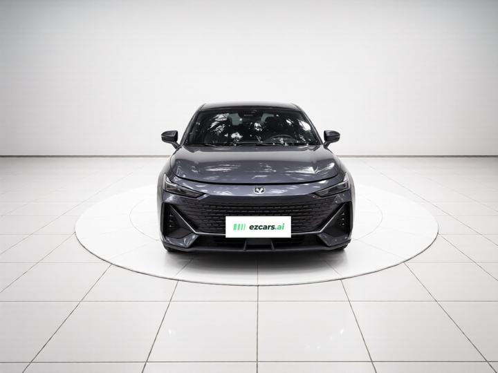UNI-V 2022 1.5T Premium photo 2