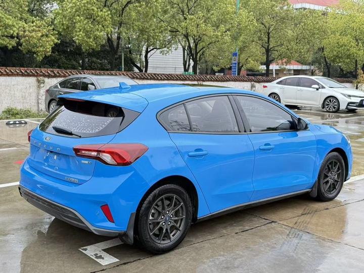 Focus 2022 Hatchback EcoBoost 180 AT photo 4