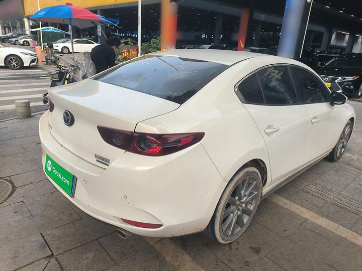 3 Axela 2021 2.0L AT photo 4