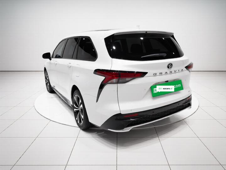 Granvia 2024 2.5L Hybrid Premium PLUS photo 4