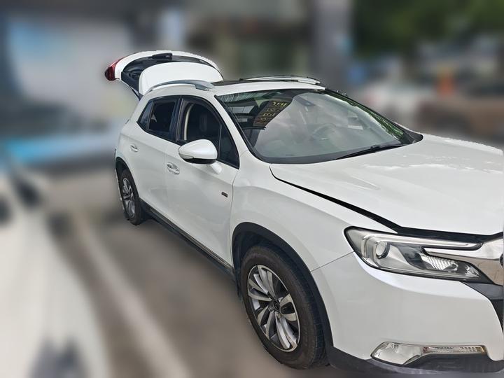 6 2014 1.6T Luxury THP200 photo 3