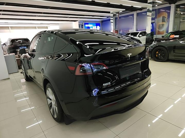 Model Y 2022 Facelift RWD photo 4