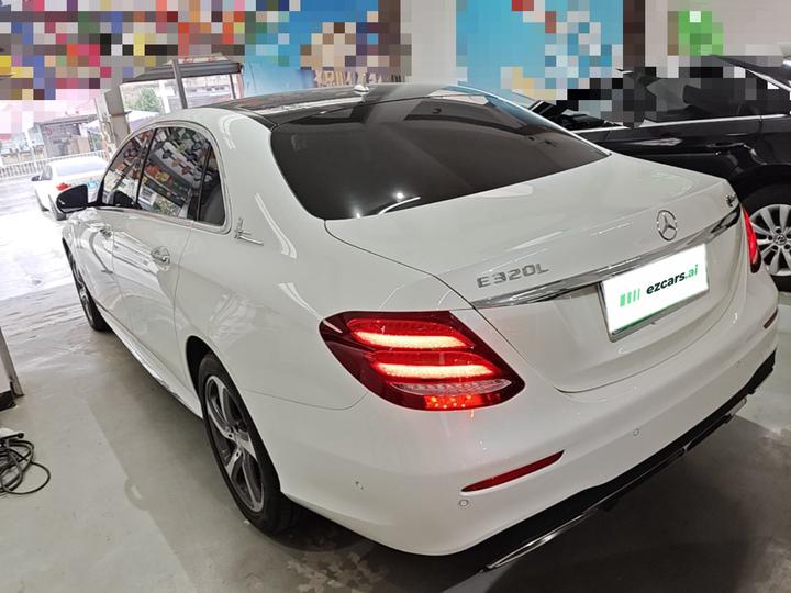 E-Class 2017 E 200 L Sport 4MATIC photo 4