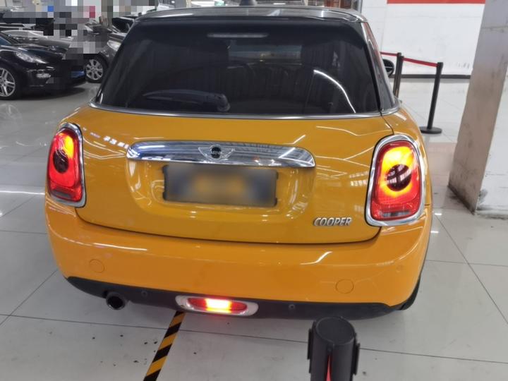 2016 1.5T COOPER 5-Door photo 5