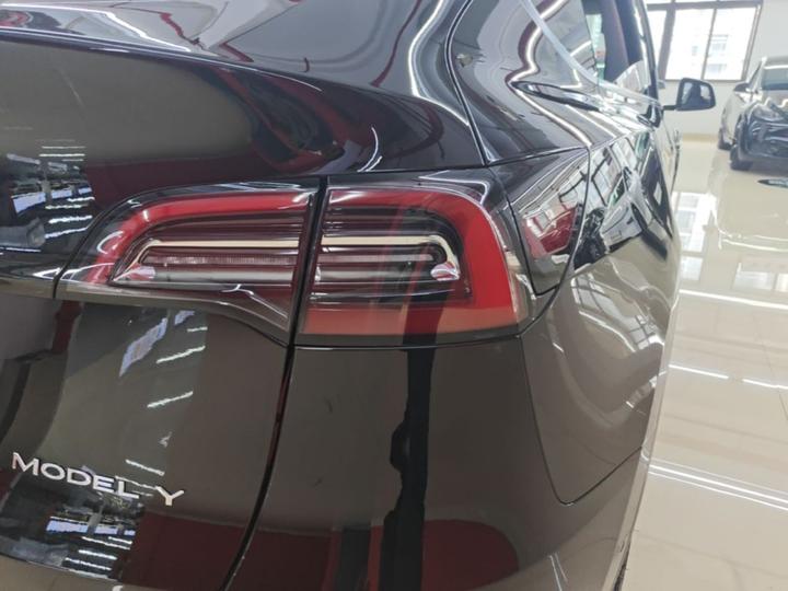 Model Y 2021 Standard Range RWD photo 7