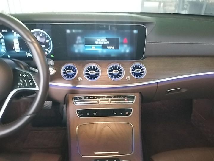 E-Class 2022 E 260 L photo 4