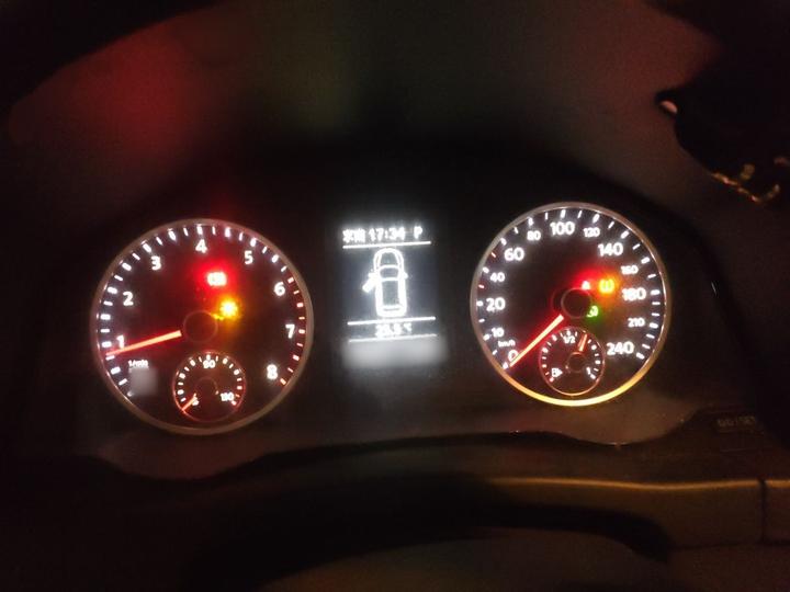 Tiguan 2012 1.8TSI AT AWD photo 4