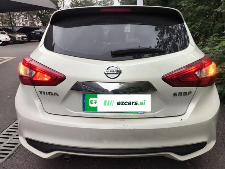 Tiida 2021 1.6L CVT photo 3