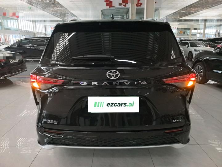 Granvia 2024 2.5L Hybrid Comfort photo 3