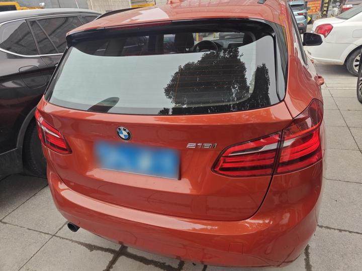 2 Series Wagon 2016 218i Leading photo 3